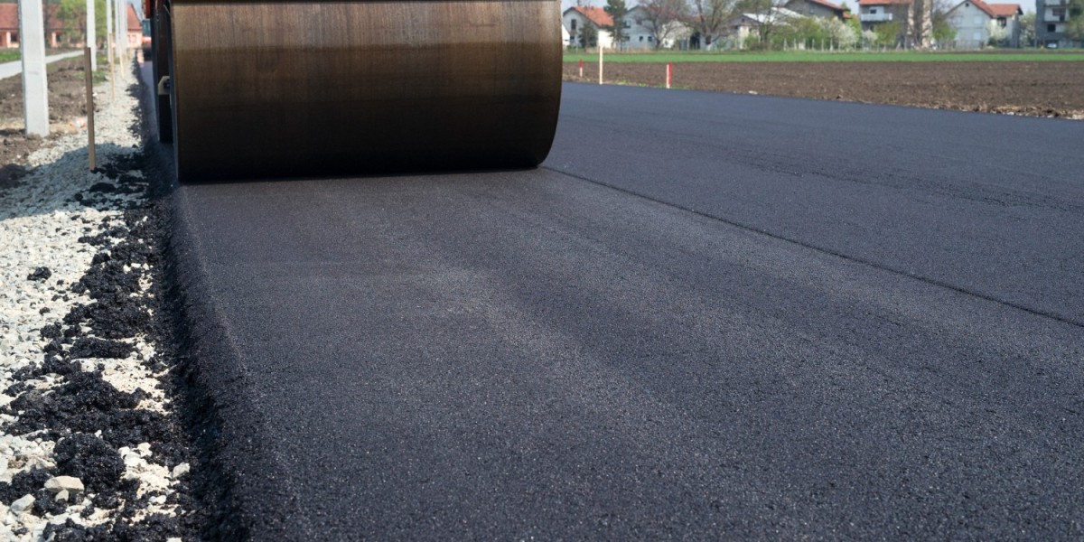 Expert Asphalt Paving and Professional Sealcoating Services Explained